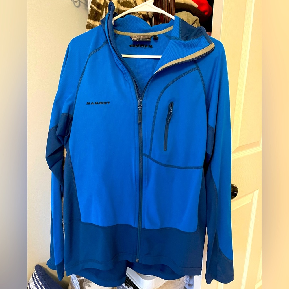 XL BLUE MAMMUT JACKET